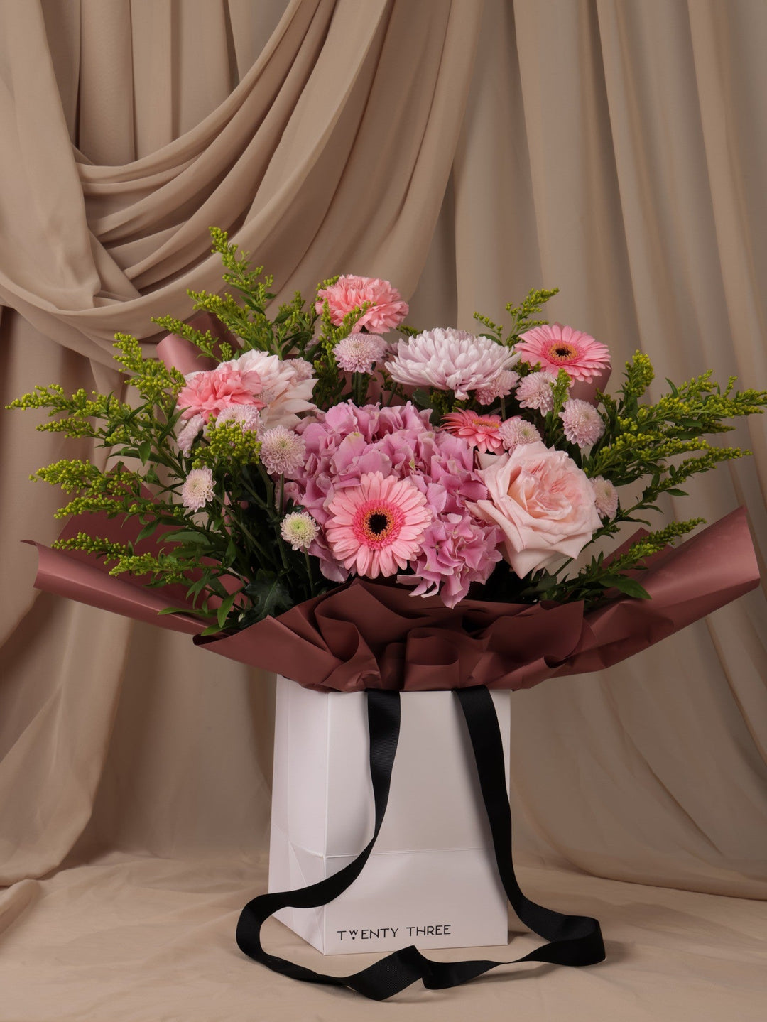Bloom Rosy Bouquet - Twenty Three Flowers & Chocolate