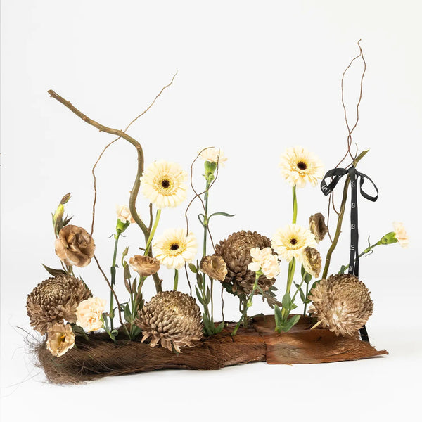 Centerpiece 50cm - Twenty Three Flowers & Chocolate